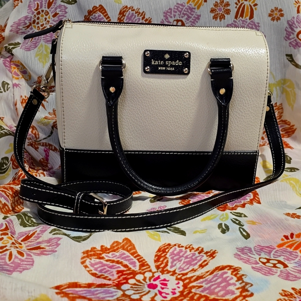 Authentic Kate spade Kate spade dome cream and black purse real cowhide leather